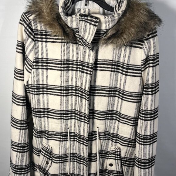 Women's Wool Winter Coat. Faux fur trim hood, drawn string waist. - Picture 2 of 6